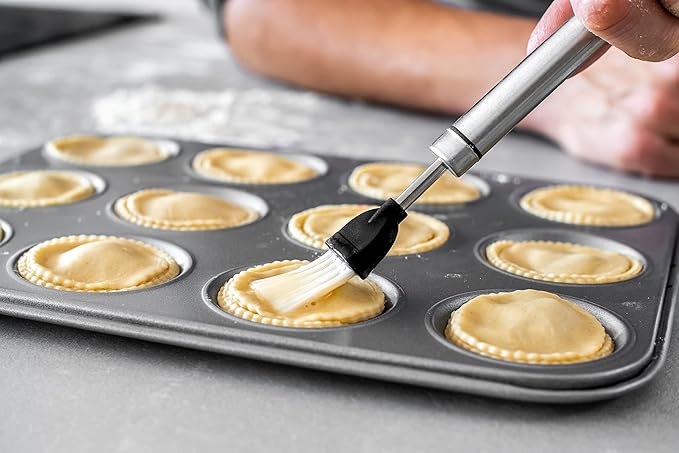 KitchenCraft Professional Nylon Bristle Pastry Brush for Basting and Glazing, Stainless Steel, 20 cm, Silver